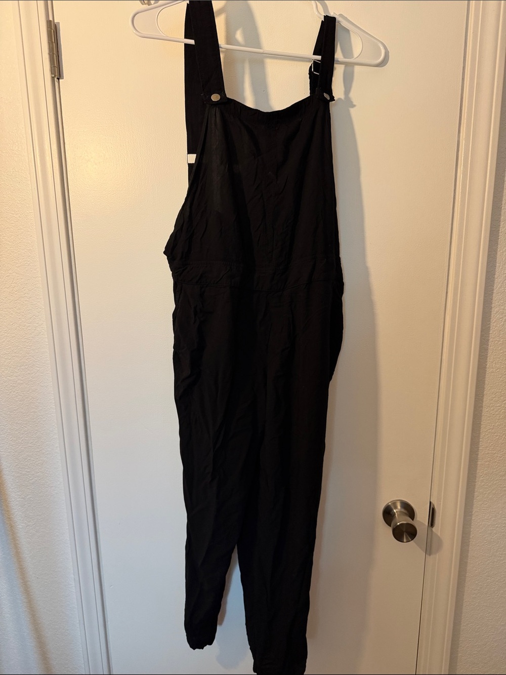 Casual Black Women's Utility Jumpsuit with Adjustable Straps